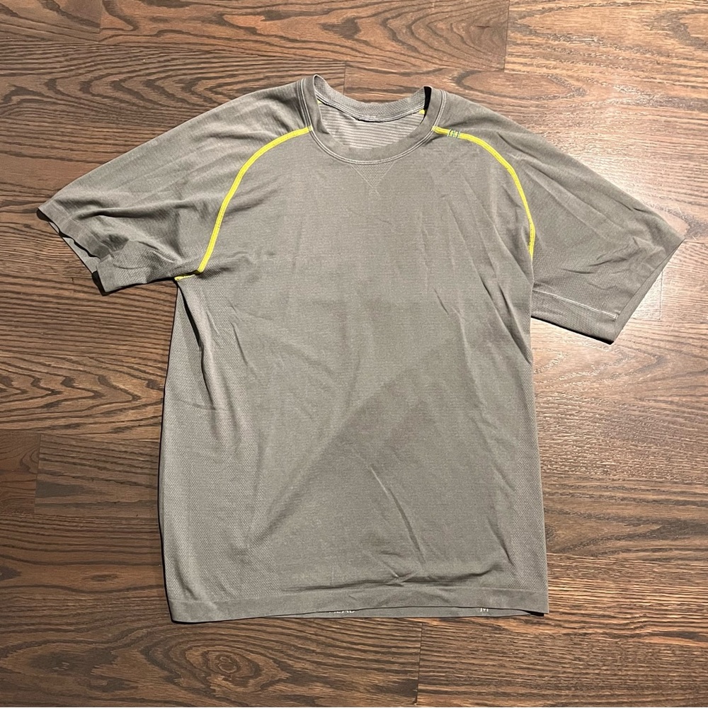 Lululemon men’s shirt. Open to offers
